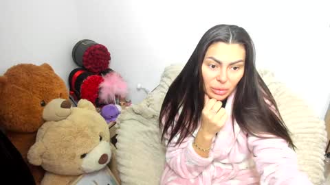 sassytiff online show from February 1, 11:40 am