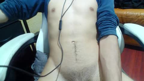 Snapshot of saturno_97 chatting on October 3, 1:48 am saturno_97 online show from October 3, 1:48 am