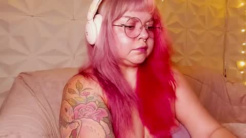 Gina George online show from July 22, 11:40 pm