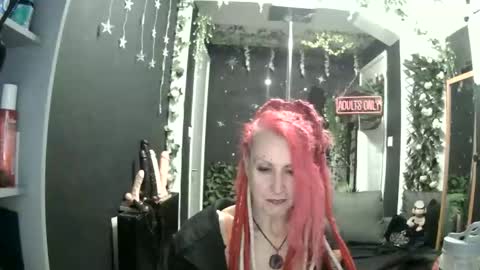 SaucySky online show from April 15, 9:37 pm