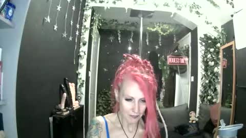 SaucySky online show from June 5, 11:43 pm