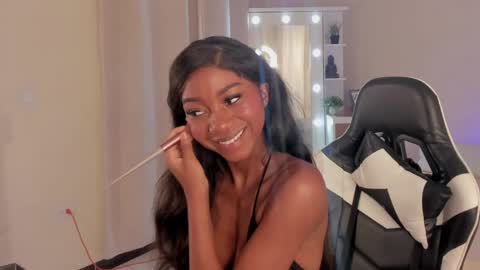 Snapshot of savannahwildee chatting on March 4, 12:44 pm Savannahwildee online show from March 4, 12:44 pm