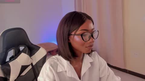 Snapshot of savannahwildee chatting on February 2, 3:39 pm Savannahwildee online show from February 2, 3:39 pm