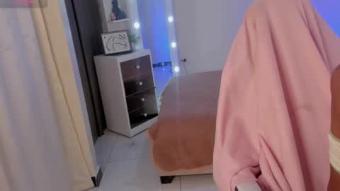 Snapshot of savannahwildee chatting on February 6, 11:31 am Savannahwildee online show from February 6, 11:31 am