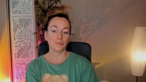 save the qween online show from February 15, 7:51 am