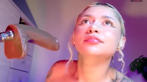 scarlet_gold online show from March 15, 2:05 am