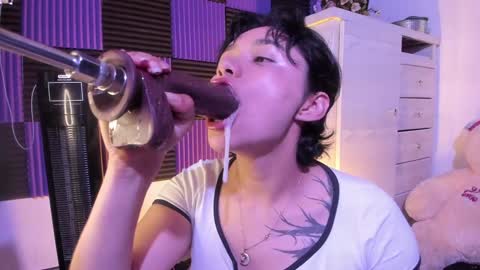 scarlet_gold online show from December 10, 2:05 am