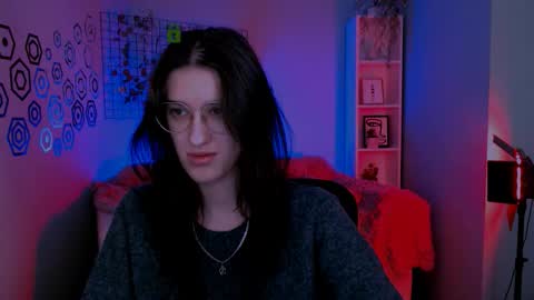 scarlet PVT is open online show from December 3, 10:32 pm