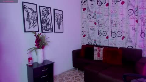 Snapshot of scarlet_villamizar chatting on March 7, 7:08 am SCARLET online show from March 7, 7:08 am