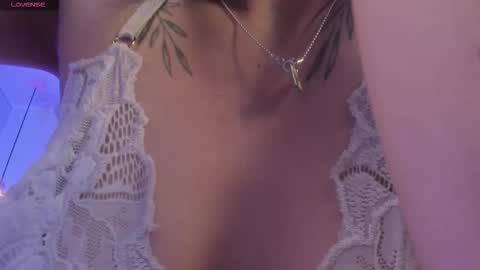 Scarlet  online show from January 15, 5:27 am