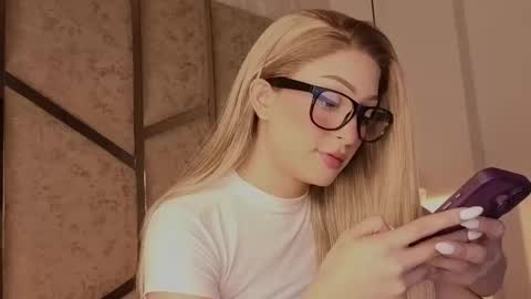 Scarleth  online show from November 12, 5:10 am