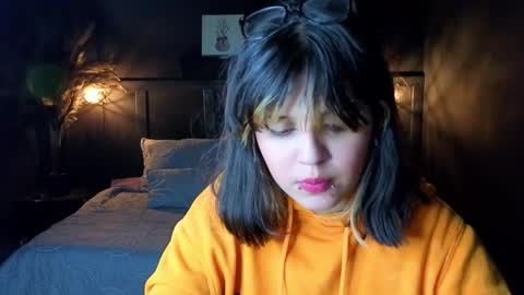 Snapshot of scarleth_shadow chatting on September 14, 2:25 am SCARLETH online show from September 14, 2:25 am