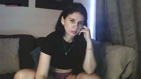 scarletmoons online show from April 1, 11:45 pm