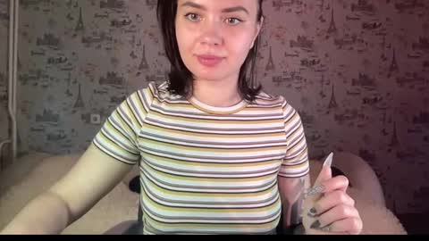 Snapshot of scarletpetal chatting on September 23, 10:53 am scarletpetal online show from September 23, 10:53 am