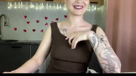 scarletpetal online show from February 11, 2:10 pm