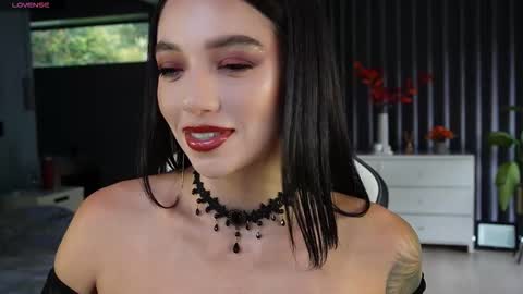 juli online show from October 30, 9:37 pm