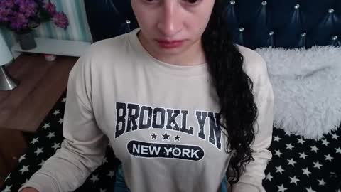 Snapshot of scarlett_keaton chatting on September 22, 5:11 am scarlett_keaton online show from September 22, 5:11 am