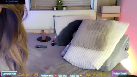 Scarlett Paisleyy online show from February 10, 2:05 pm