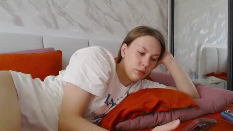 Scarlett online show from June 10, 2:05 pm