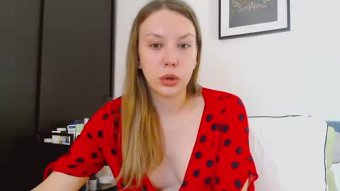 Scarlett online show from June 18, 1:27 pm