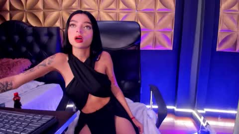 Snapshot of scarlettvelvett chatting on October 2, 1:43 pm Scarlet online show from October 2, 1:43 pm
