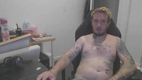 Snapshot of sceptixx chatting on January 19, 11:01 am sceptixx online show from January 19, 11:01 am