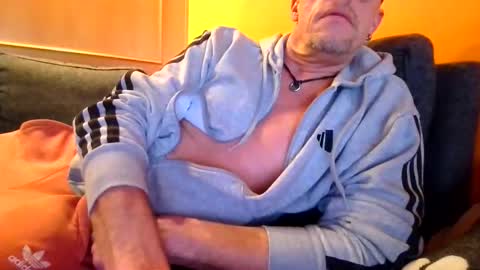 schmuhbaer1 online show from November 7, 12:29 pm