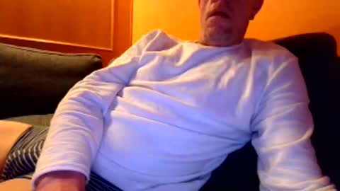 Snapshot of schmuhbaer1 chatting on November 2, 6:35 am schmuhbaer1 online show from November 2, 6:35 am