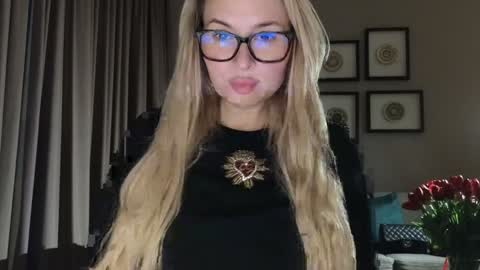 cindy desire online show from March 8, 7:18 pm