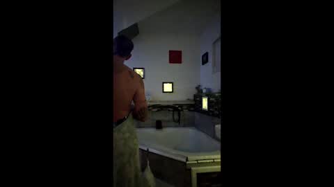 screwnutandbolte online show from December 22, 2:24 pm