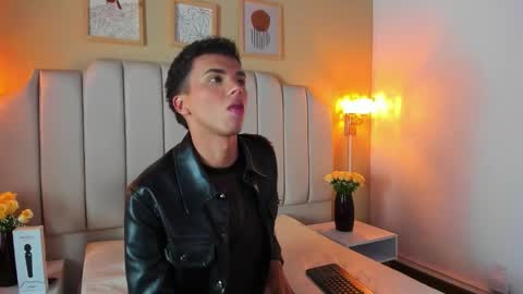 Snapshot of seantroyy chatting on October 14, 5:10 am Sean online show from October 14, 5:10 am