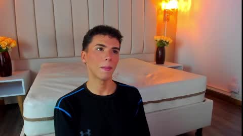 Snapshot of seantroyy chatting on September 15, 3:30 am Sean online show from September 15, 3:30 am