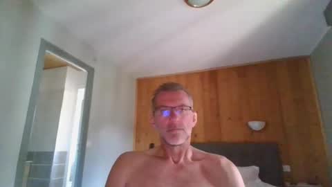 seb846894 online show from June 7, 8:41 am
