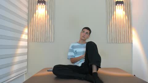 sebass_r online show from November 15, 9:49 pm