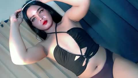 kwen online show from October 10, 6:36 pm