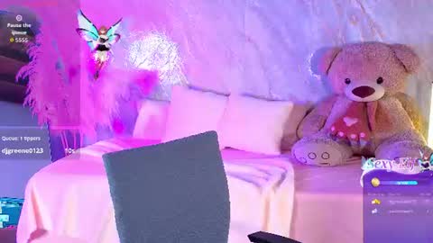 ASHLEY online show from July 9, 3:38 pm