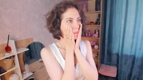 Mia online show from July 2, 6:07 am