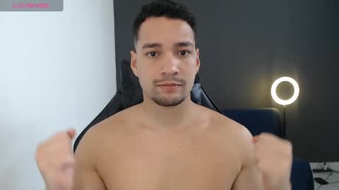 Snapshot of secretboy5000 chatting on February 4, 12:44 pm Jex online show from February 4, 12:44 pm