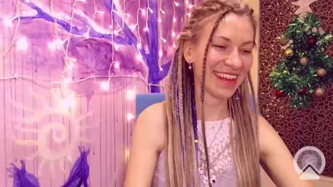 Helen online show from December 13, 3:54 pm