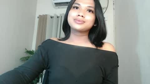 Deluxe online show from June 11, 12:32 am