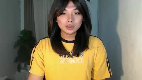 Deluxe online show from April 29, 10:47 pm