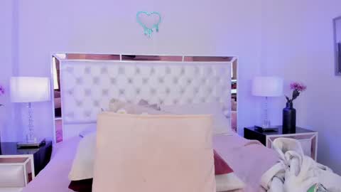 Selene online show from February 10, 3:32 pm