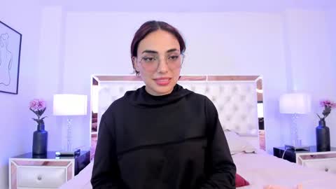 Selene online show from February 8, 3:21 pm