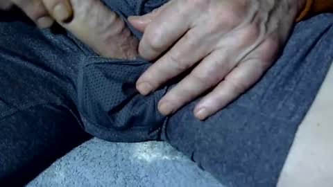 Snapshot of seeus24 chatting on February 16, 5:15 am seeus24 online show from February 16, 5:15 am