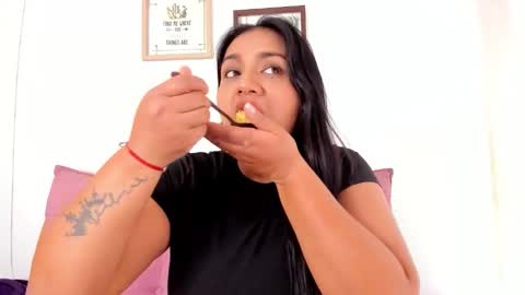 Karen online show from March 4, 1:52 pm