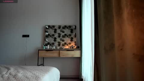 Selena online show from November 5, 5:09 am