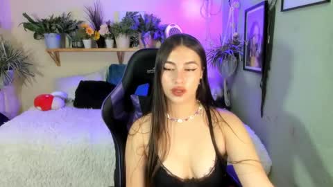 selenaa0 online show from November 23, 9:35 pm