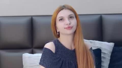 SelenaHanson online show from June 9, 8:47 am