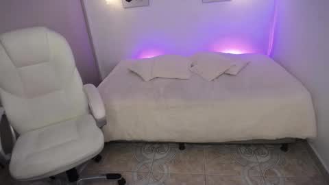 selene_rouse_ online show from December 14, 11:22 pm