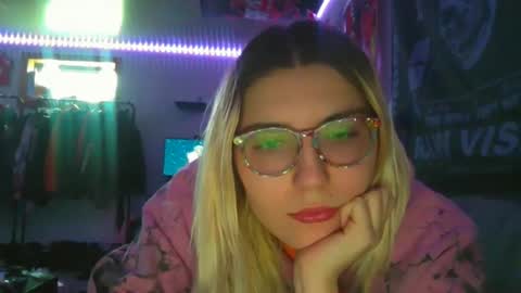 Selene online show from February 5, 8:57 pm